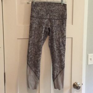 Lululemon cropped leggings Size 6